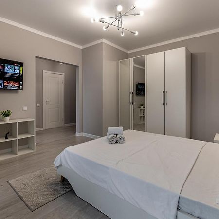 Appartement Уютная 1 Комнатная Freedom à Astana Extérieur photo