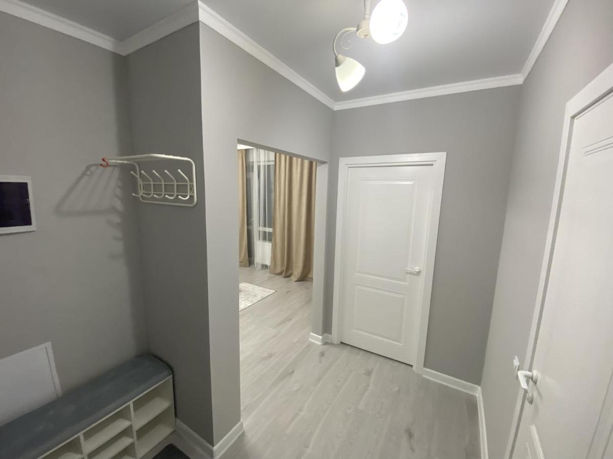 Appartement Уютная 1 Комнатная Freedom à Astana Extérieur photo