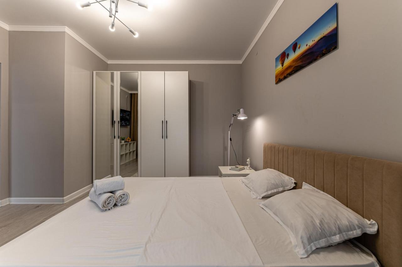 Appartement Уютная 1 Комнатная Freedom à Astana Extérieur photo