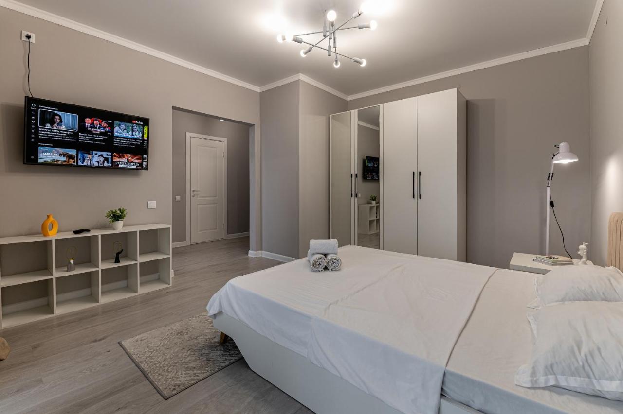 Appartement Уютная 1 Комнатная Freedom à Astana Extérieur photo