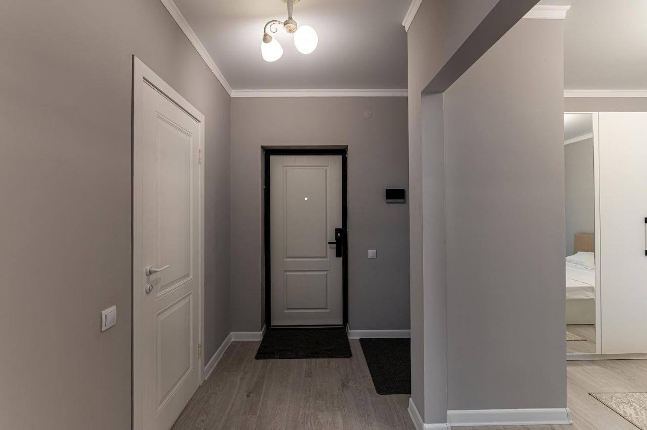 Appartement Уютная 1 Комнатная Freedom à Astana Extérieur photo